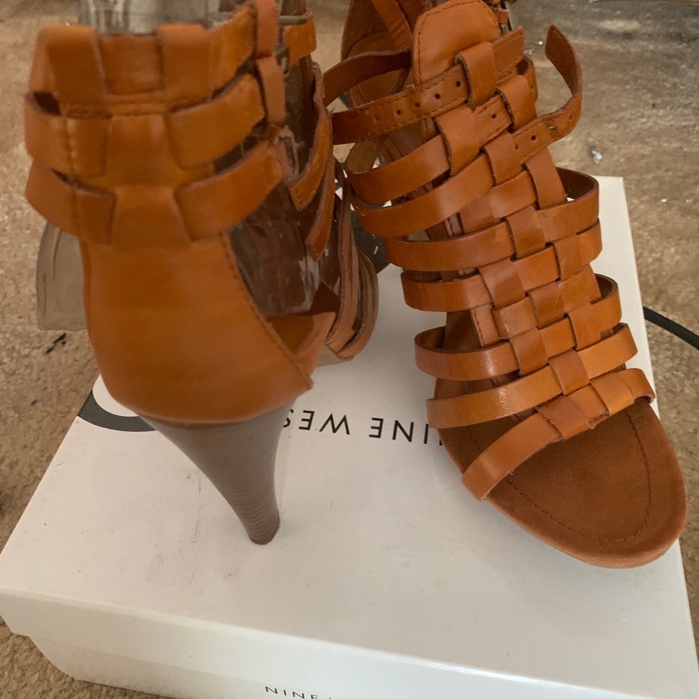 9 west leather shoe 3” heel